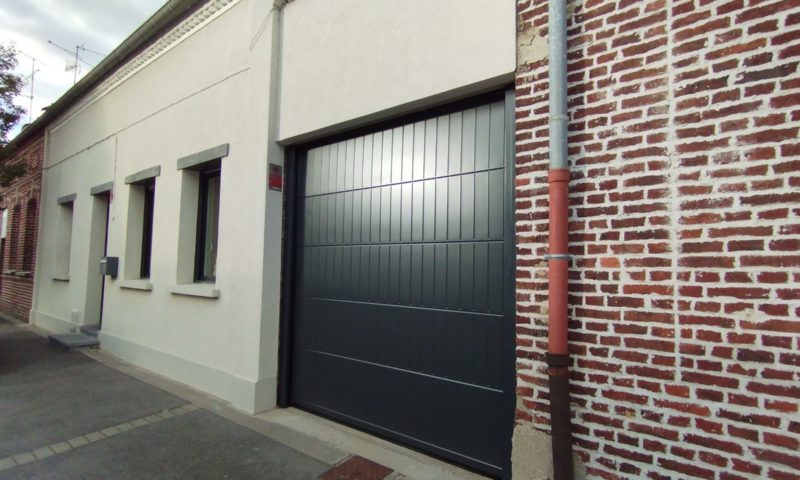 porte de garage bandes verticales 3 scaled