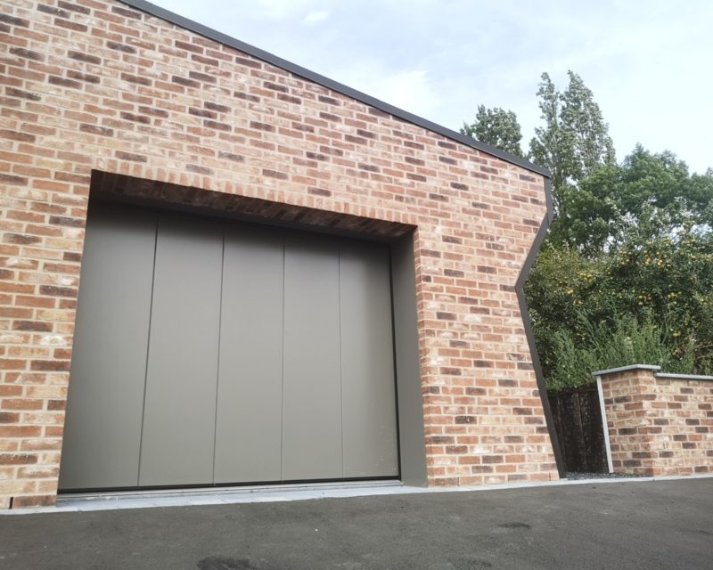 porte de garage laterale avec isolation thermique scaled