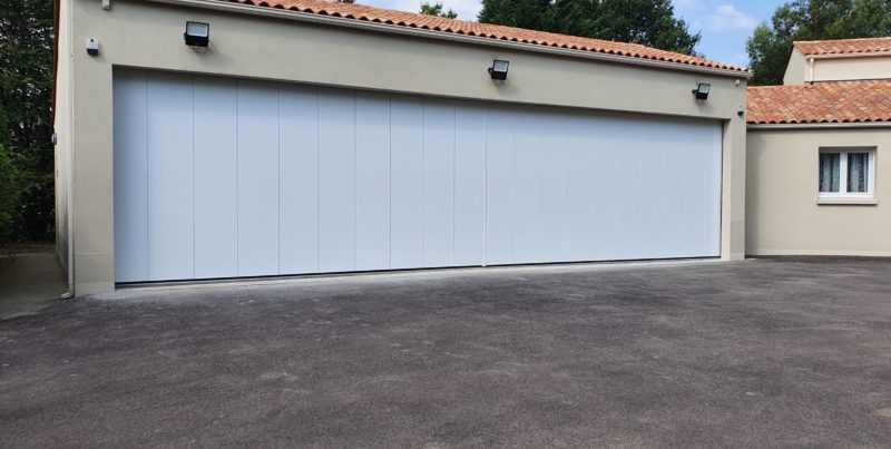 porte de garage laterale sur mesure 2 scaled