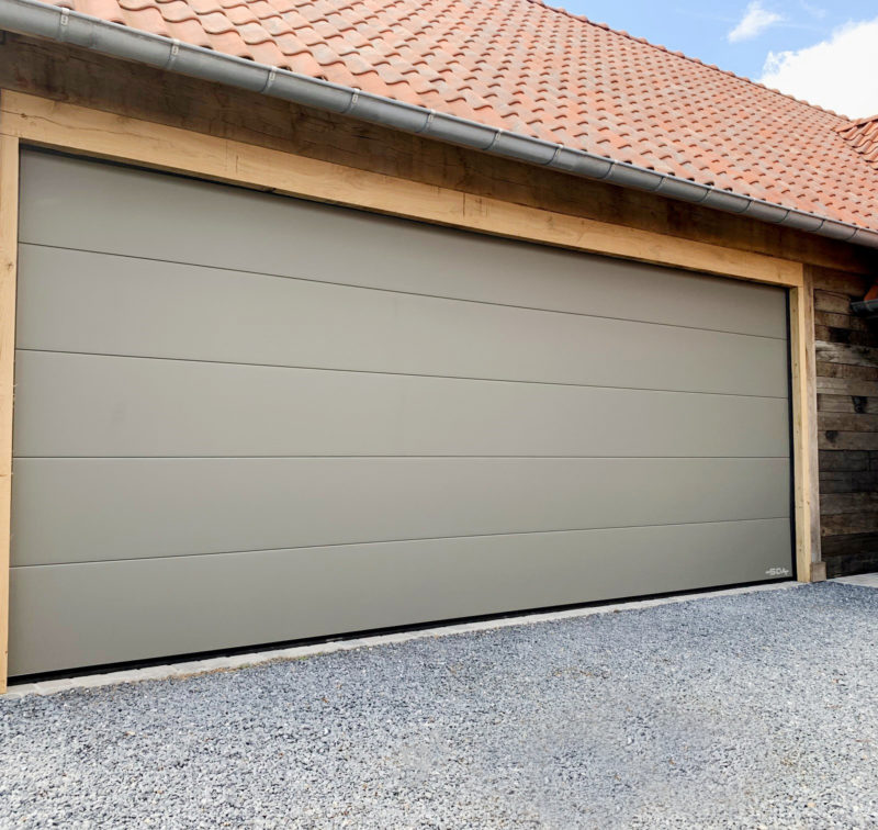 porte de garage sectionnelle lisse gris